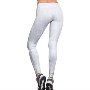 ALO Yoga Airbrush Snakeskin Print Leggings White/Grey Women's